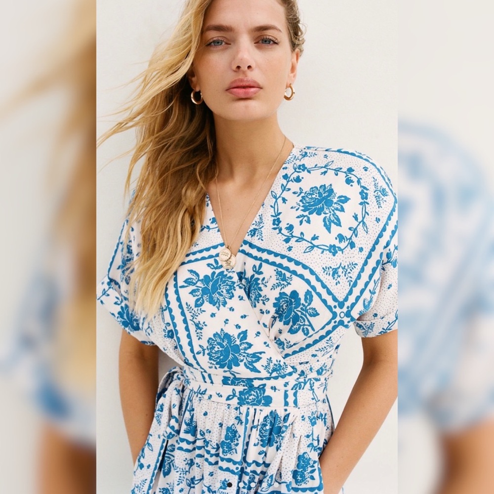 *NEW WITH TAG* UO Gabrielle woven Midi Wrap Dress